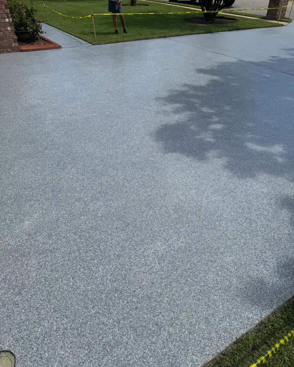 Floor after the epoxy coating